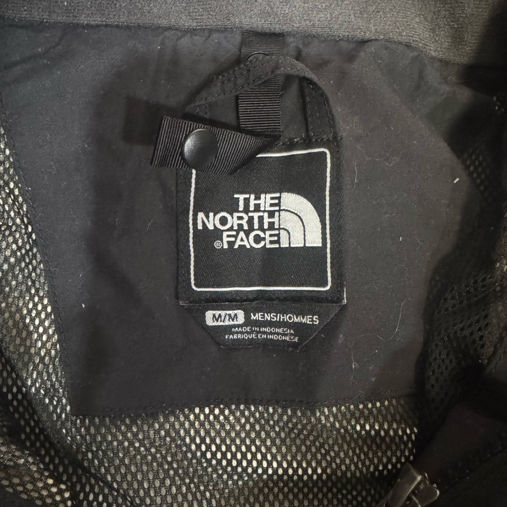 The North Face Black Mesh-Lined Jacket - Picture 7 of 12